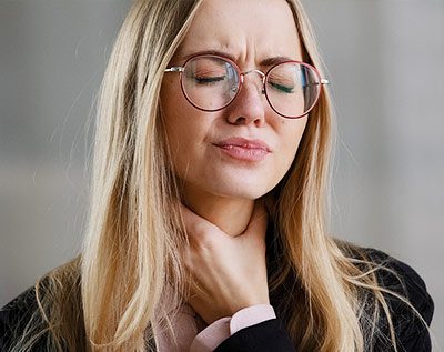 Woman suffering from MCAS